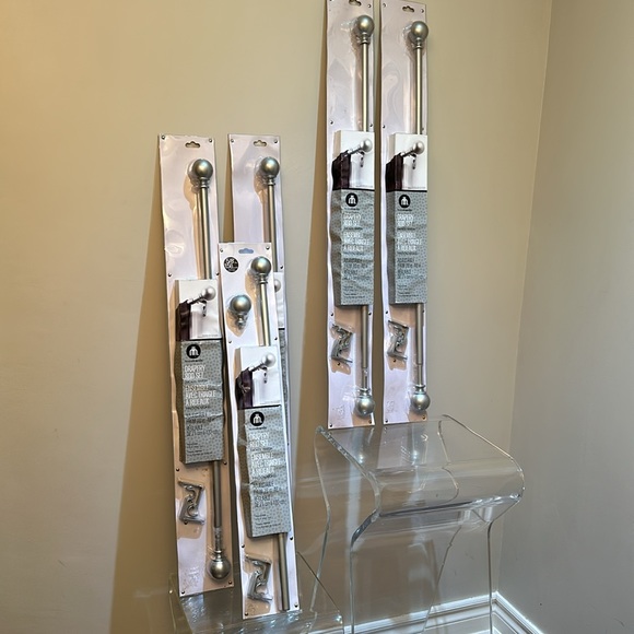 Drapery Rod set nickel finish Home trends 28”-48”, BNIB - Picture 2 of 6